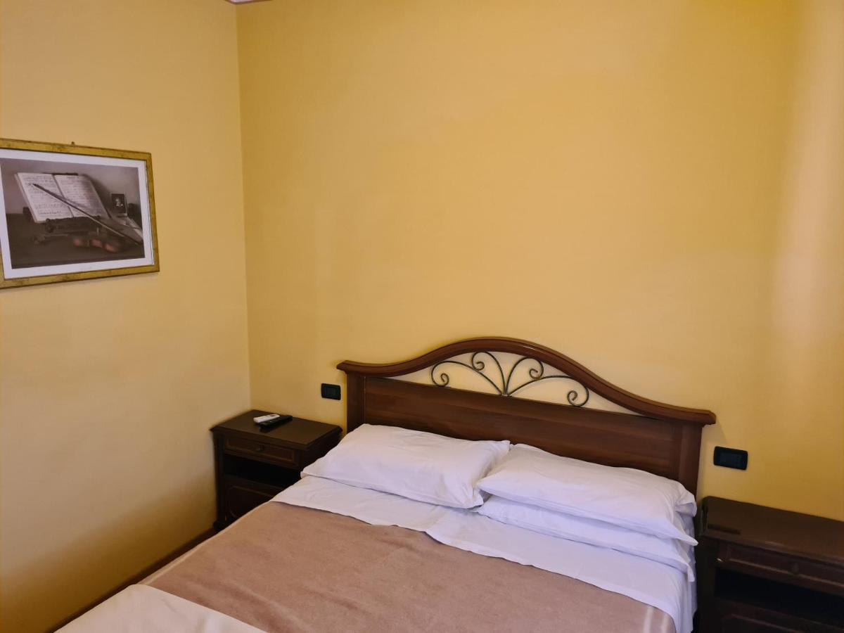Hotel New Napoleonico à Bondeno Extérieur photo